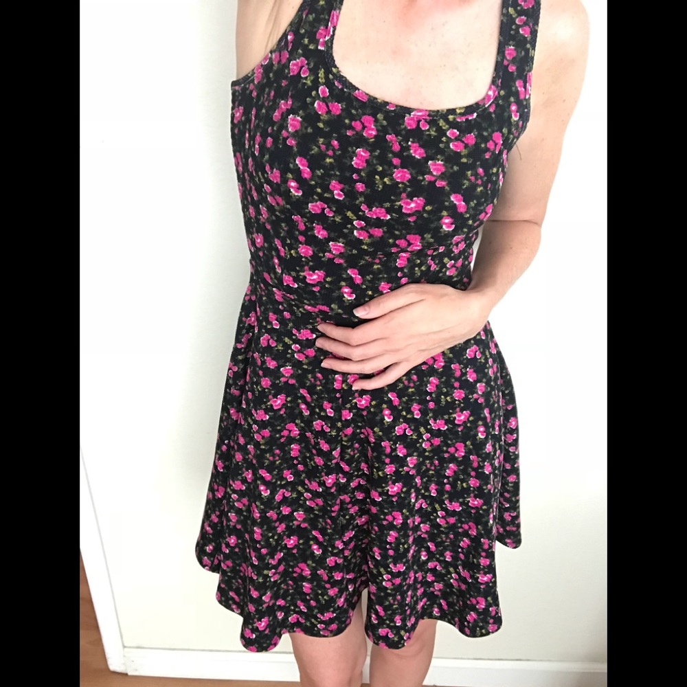 A sweet summer dress 👗 in pink/purple floral 🌺